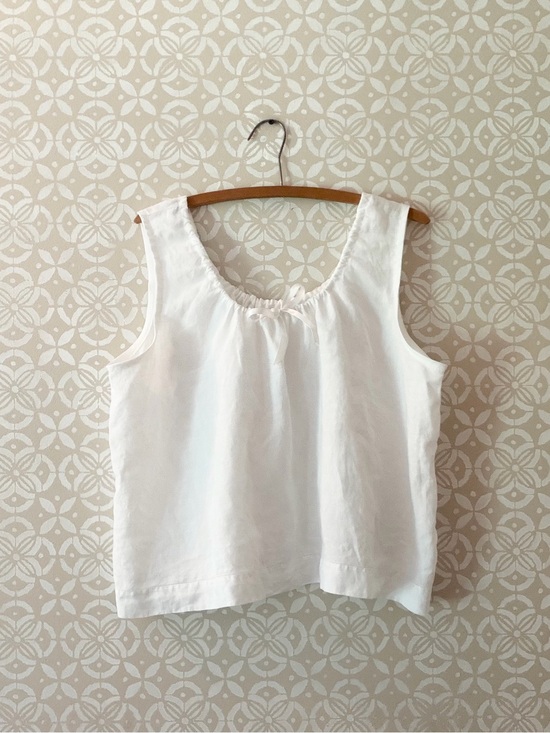 Handmade Tops - Women's White Sleeveless Scoop Neck Tank